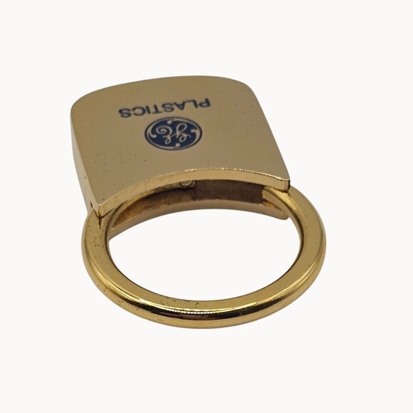 General Electric Plastics / Barlow Gold-Toned Locking Key Chain Accessory Holder - Picture 7 of 15